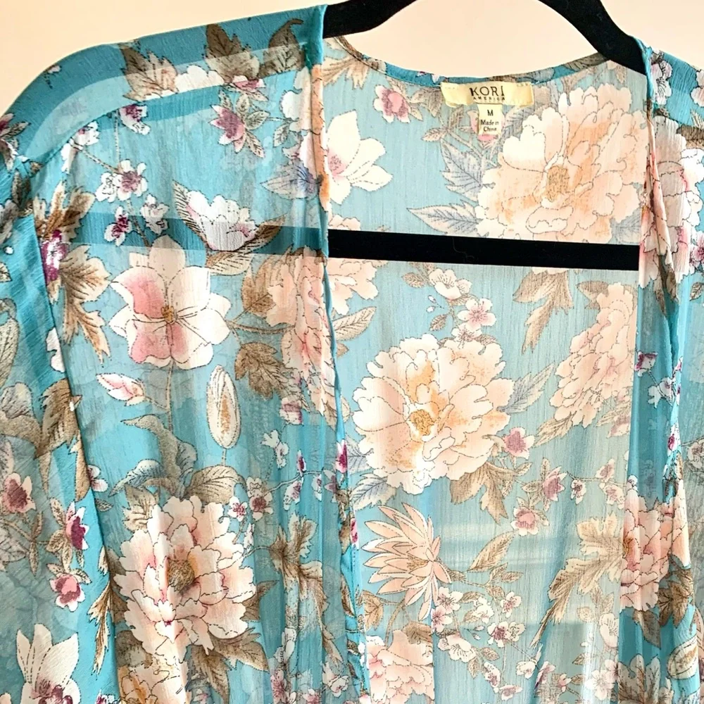 Womens Boho Chic Medium Kimono with buttons. Dressy & casual! Great for weddings - Picture 7 of 8